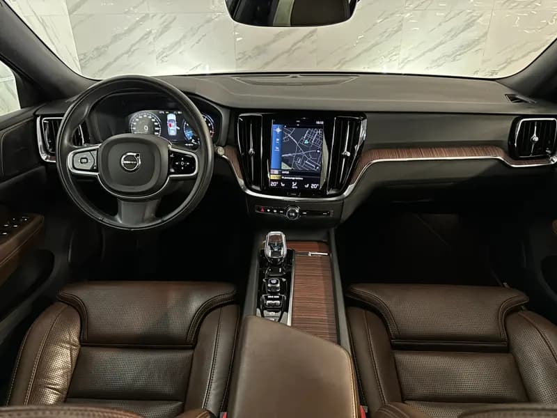 Volvo V60 2021, rjava, slika 16