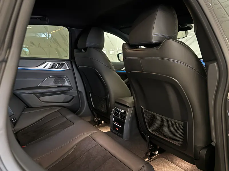BMW i4 M50 2024, siva, slika 16