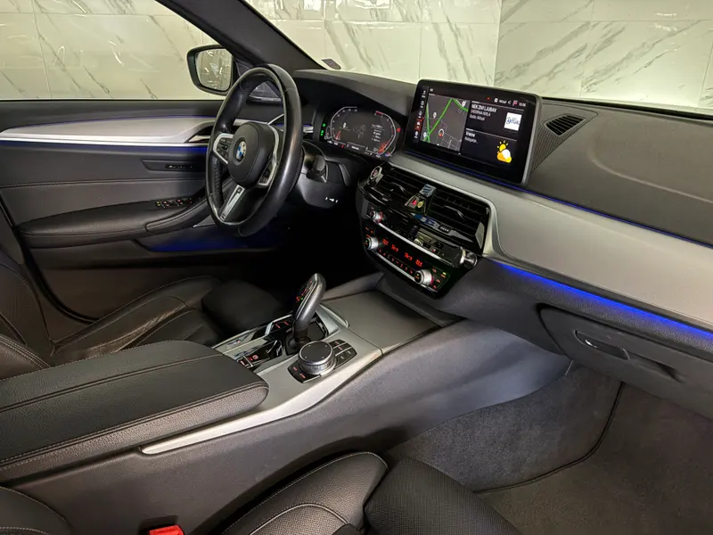 BMW Serija 5 Touring 2023, siva, slika 16