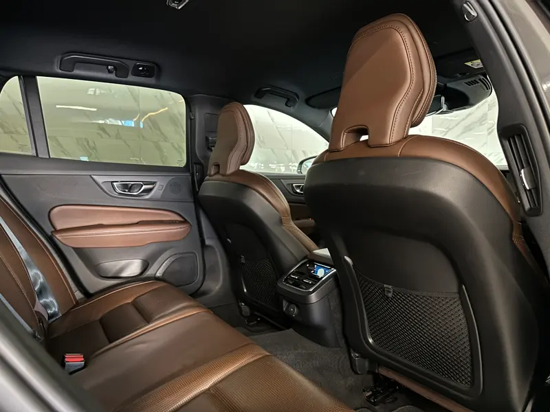 Volvo V60 2021, rjava, slika 17