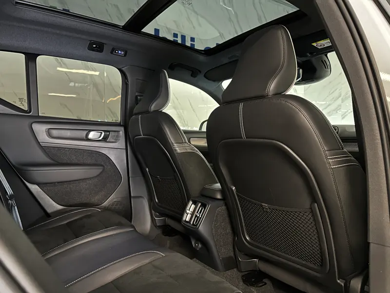 Volvo XC40 2021, bela, slika 17