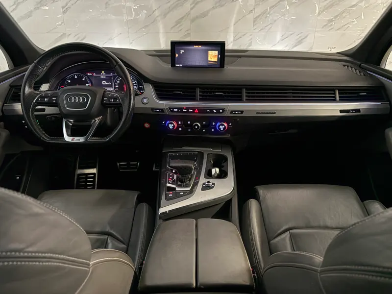 Audi Q7 2018, crna, slika 16