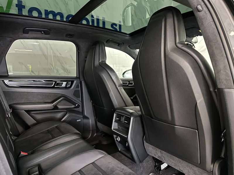 Porsche Cayenne GTS