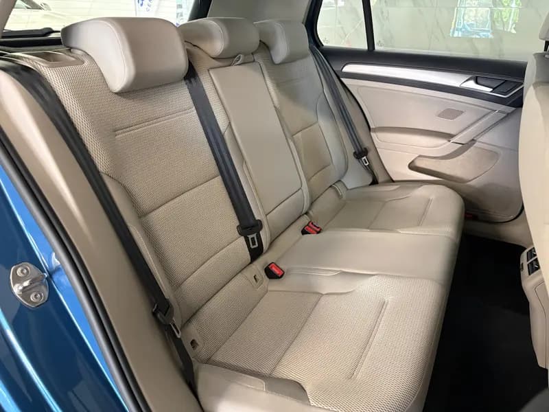 Volkswagen Golf 2016, modra, slika 18