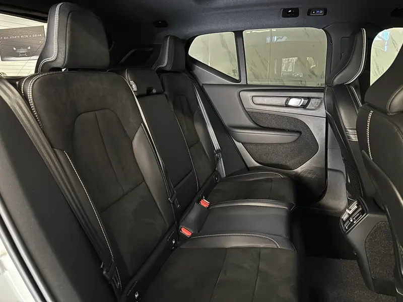 Volvo XC40 2021, bela, slika 18