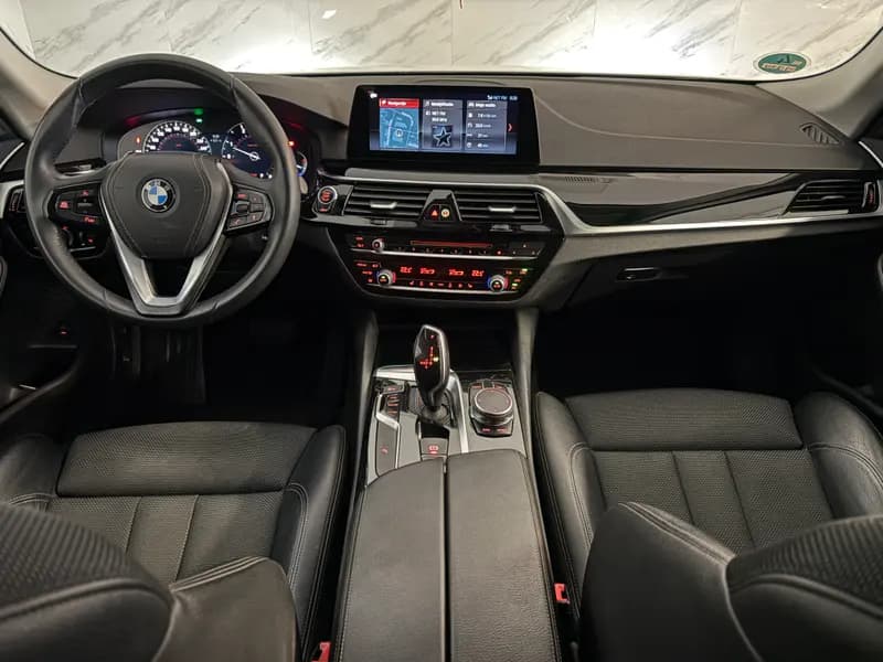 BMW Serija 5 Touring 2018, bela, slika 17