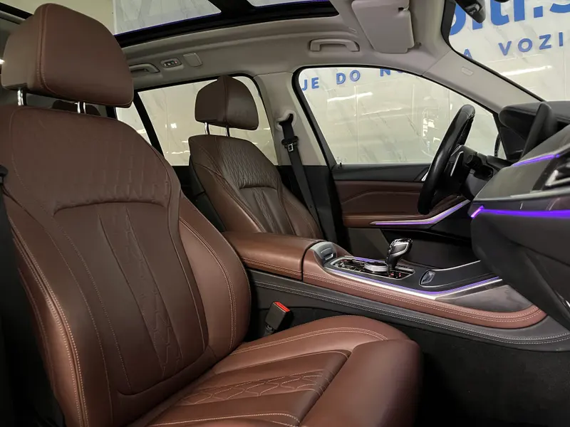 BMW serija X7