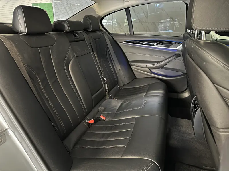 BMW Serija 5 2019, slika 19