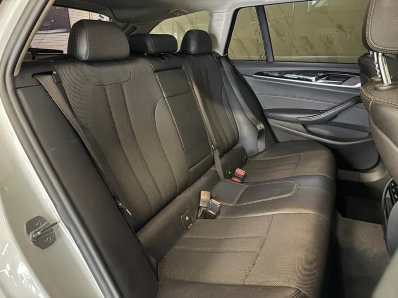 BMW Serija 5 Touring 2018, bela, slika 19