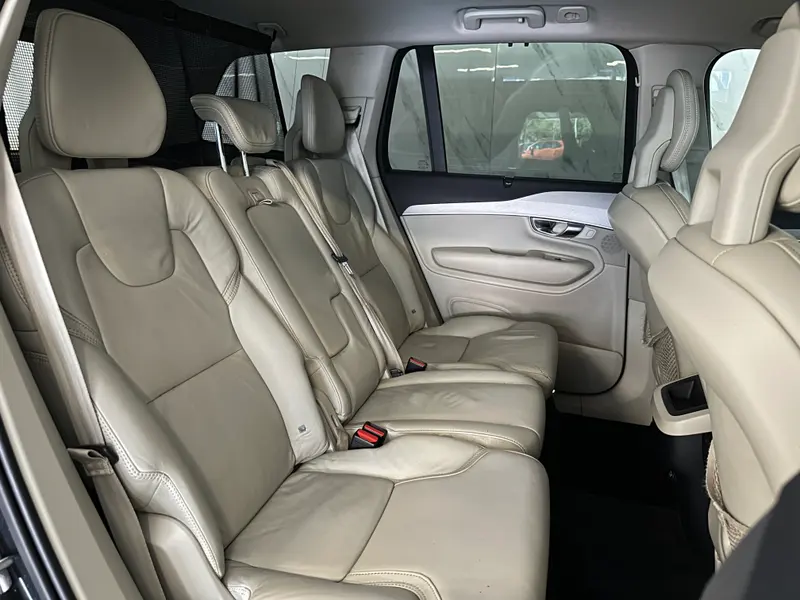 Volvo XC-90